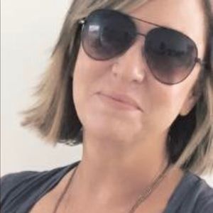 Meet your Posher, Whitney